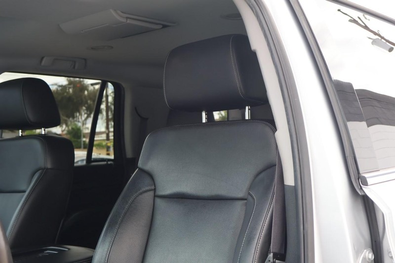 GMC Yukon Vehicle Full-screen Gallery Image 20