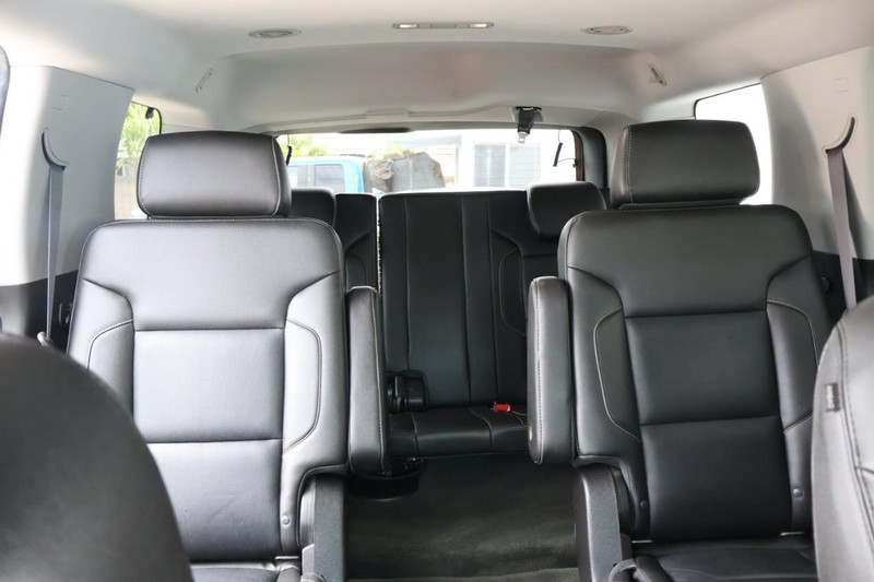 GMC Yukon Vehicle Full-screen Gallery Image 24