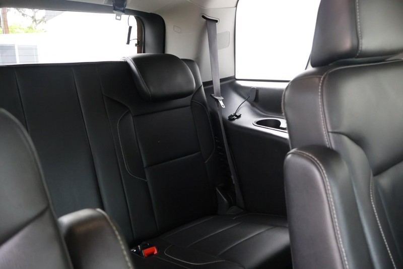 GMC Yukon Vehicle Full-screen Gallery Image 27