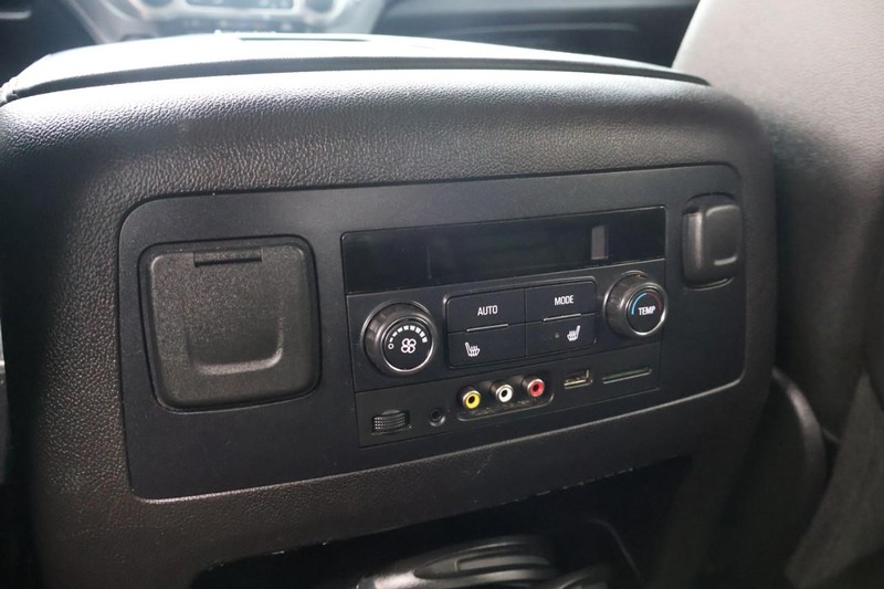 GMC Yukon Vehicle Full-screen Gallery Image 28