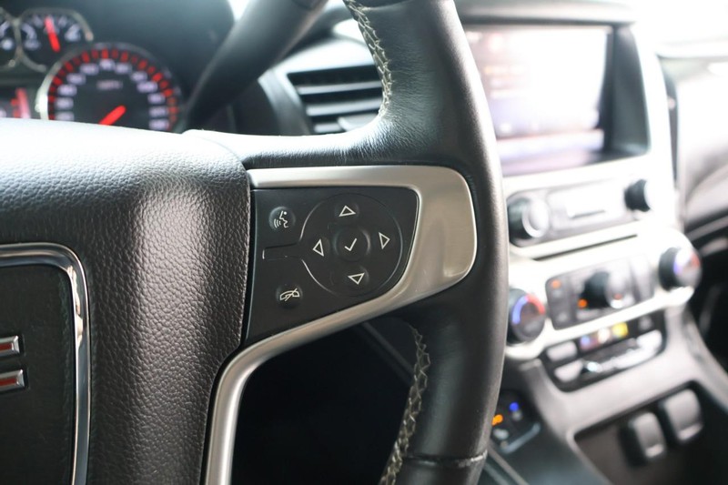 GMC Yukon Vehicle Full-screen Gallery Image 34