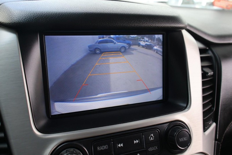 GMC Yukon Vehicle Full-screen Gallery Image 37