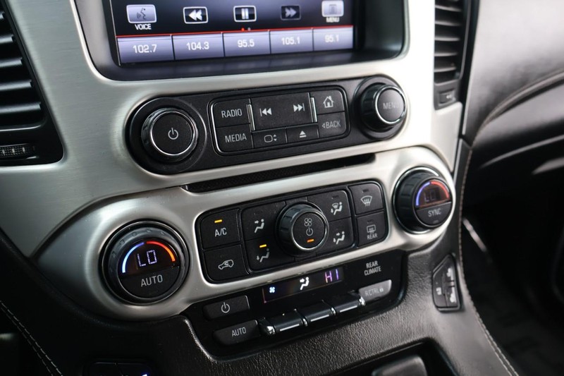 GMC Yukon Vehicle Full-screen Gallery Image 38