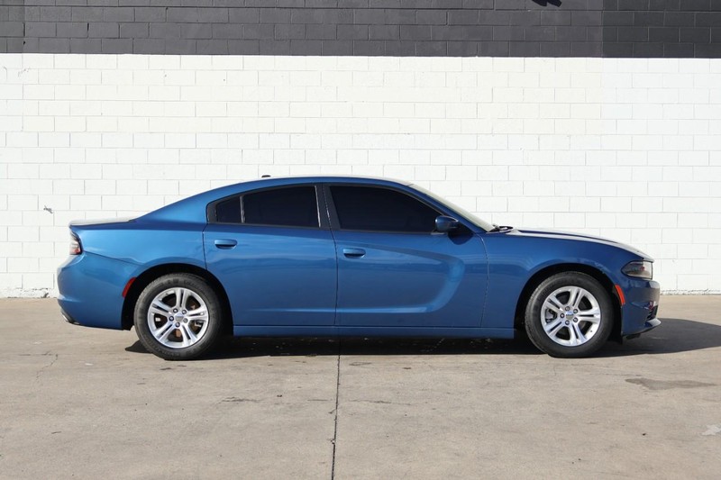 Dodge Charger Vehicle Full-screen Gallery Image 04