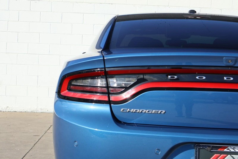Dodge Charger Vehicle Full-screen Gallery Image 07