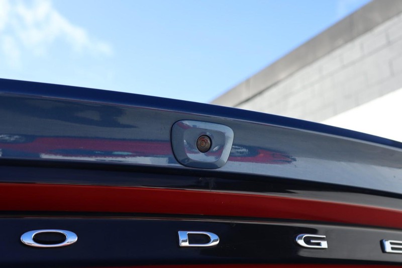 Dodge Charger Vehicle Full-screen Gallery Image 08