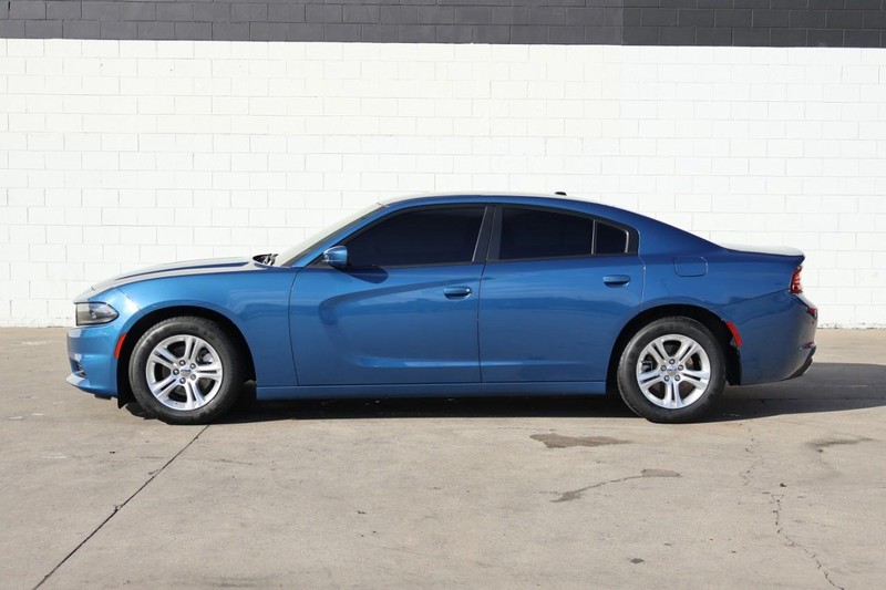 Dodge Charger Vehicle Full-screen Gallery Image 11