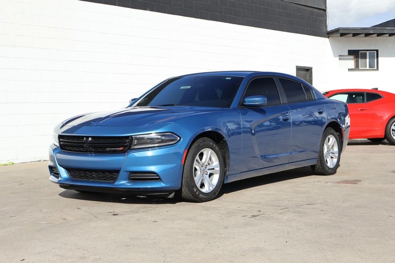 Dodge Charger Vehicle Full-screen Gallery Image 12