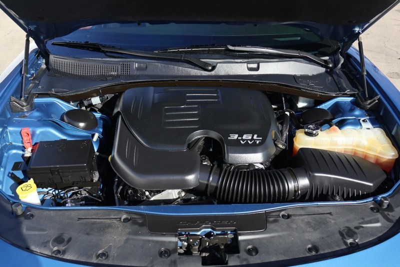 Dodge Charger Vehicle Full-screen Gallery Image 13