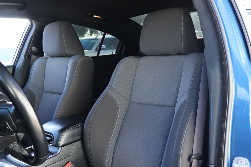 Dodge Charger Vehicle Full-screen Gallery Image 19