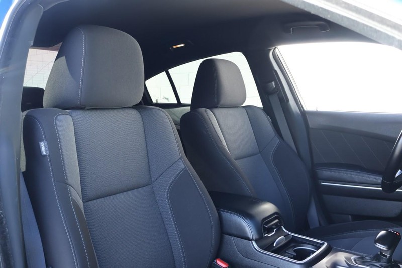 Dodge Charger Vehicle Full-screen Gallery Image 22