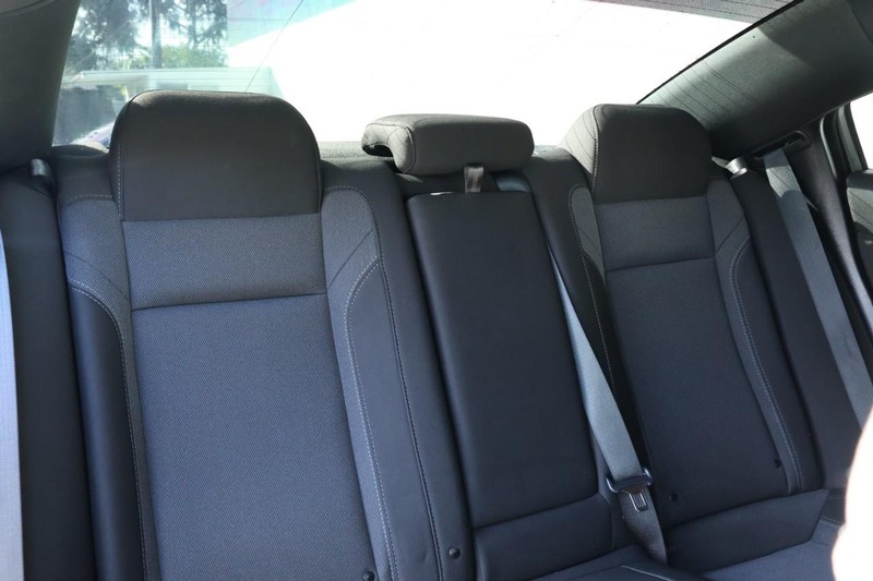 Dodge Charger Vehicle Full-screen Gallery Image 23