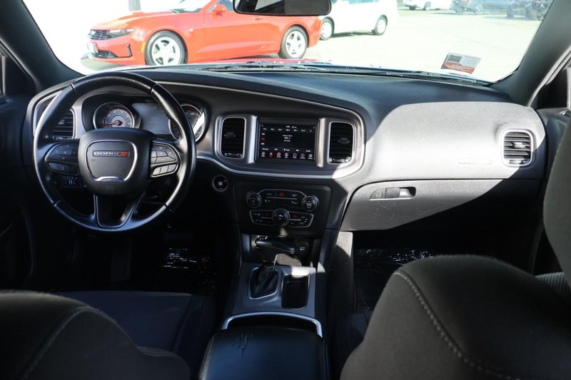 Dodge Charger Vehicle Full-screen Gallery Image 24