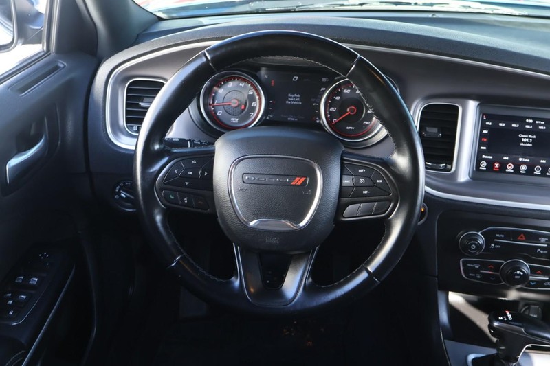 Dodge Charger Vehicle Full-screen Gallery Image 26