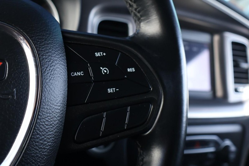 Dodge Charger Vehicle Full-screen Gallery Image 28