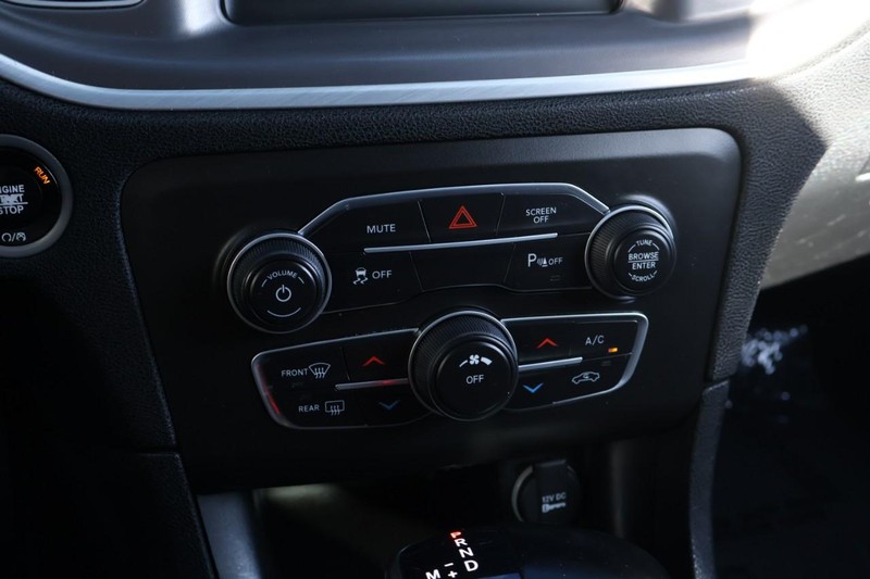 Dodge Charger Vehicle Full-screen Gallery Image 33