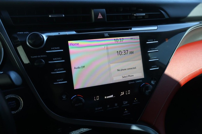 Toyota Camry Vehicle Full-screen Gallery Image 33