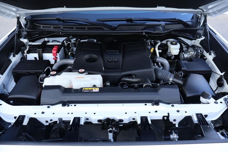 Toyota Tundra 4WD Vehicle Full-screen Gallery Image 13