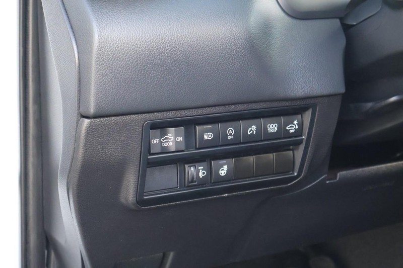 Toyota Tundra 4WD Vehicle Full-screen Gallery Image 18