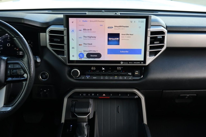 Toyota Tundra 4WD Vehicle Full-screen Gallery Image 33