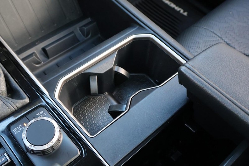 Toyota Tundra 4WD Vehicle Full-screen Gallery Image 40