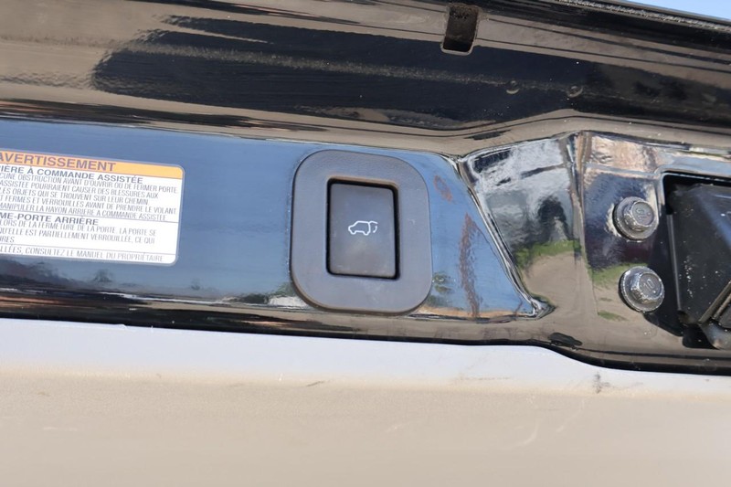 Toyota Sienna Vehicle Full-screen Gallery Image 11