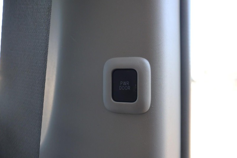 Toyota Sienna Vehicle Full-screen Gallery Image 29