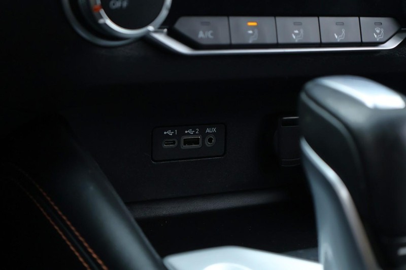 Nissan Altima Vehicle Full-screen Gallery Image 34