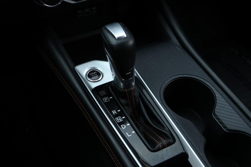 Nissan Altima Vehicle Full-screen Gallery Image 35