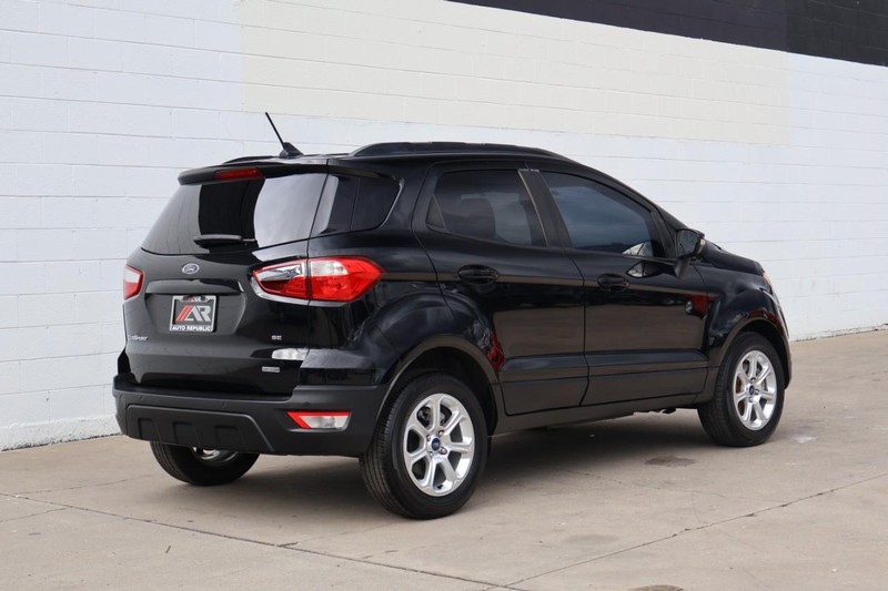 Ford EcoSport Vehicle Full-screen Gallery Image 05