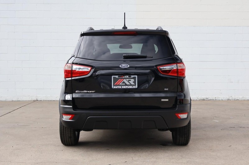 Ford EcoSport Vehicle Full-screen Gallery Image 06