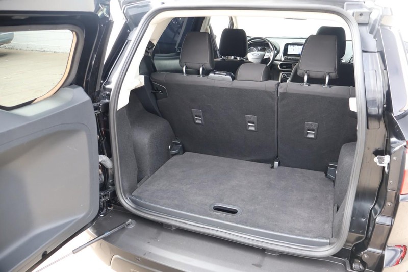 Ford EcoSport Vehicle Full-screen Gallery Image 09