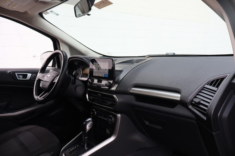 Ford EcoSport Vehicle Full-screen Gallery Image 20