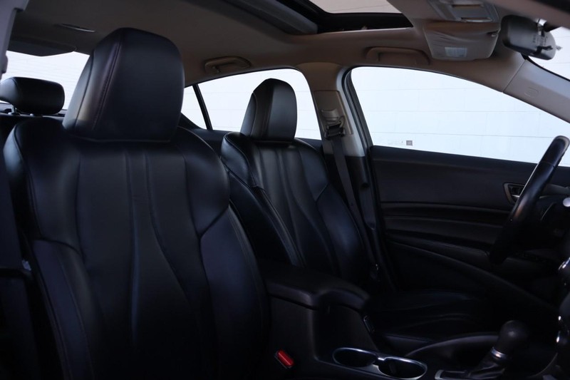 Acura ILX Vehicle Full-screen Gallery Image 21