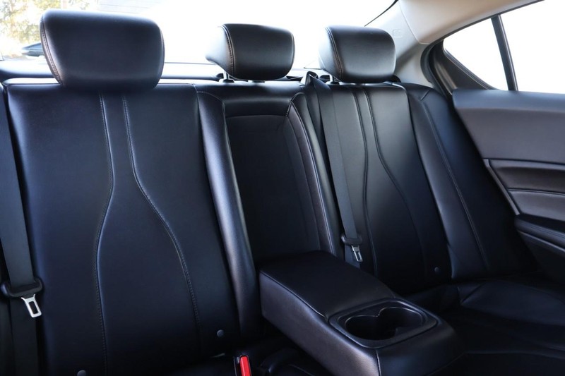 Acura ILX Vehicle Full-screen Gallery Image 23