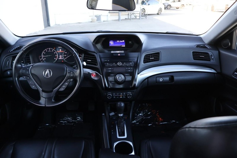 Acura ILX Vehicle Full-screen Gallery Image 24