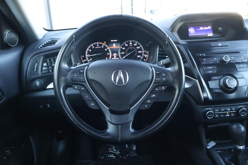 Acura ILX Vehicle Full-screen Gallery Image 26