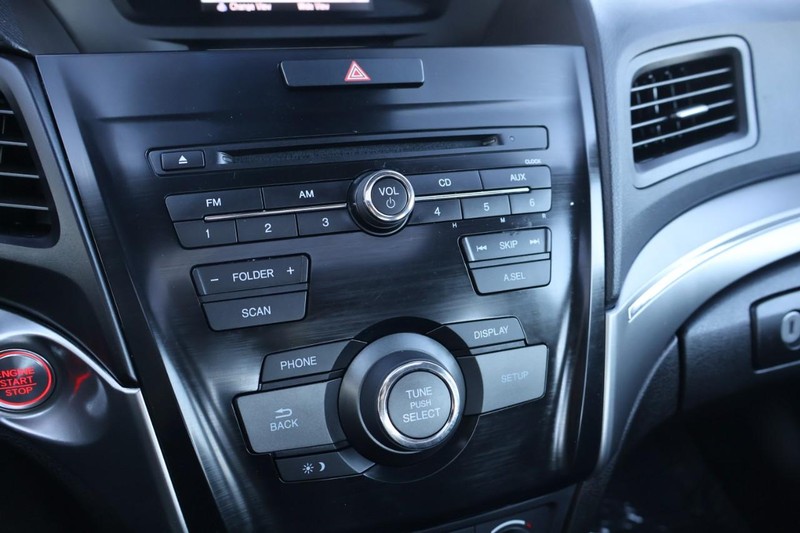 Acura ILX Vehicle Full-screen Gallery Image 33