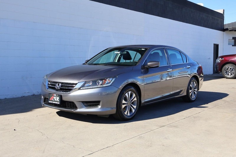 Honda Accord Sedan Vehicle Full-screen Gallery Image 12