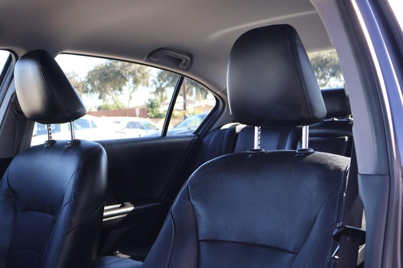 Honda Accord Sedan Vehicle Full-screen Gallery Image 20