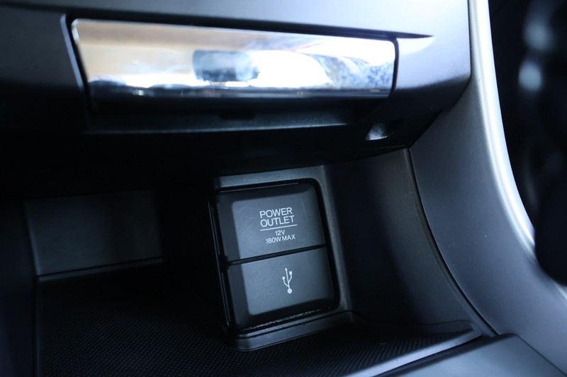 Honda Accord Sedan Vehicle Full-screen Gallery Image 37