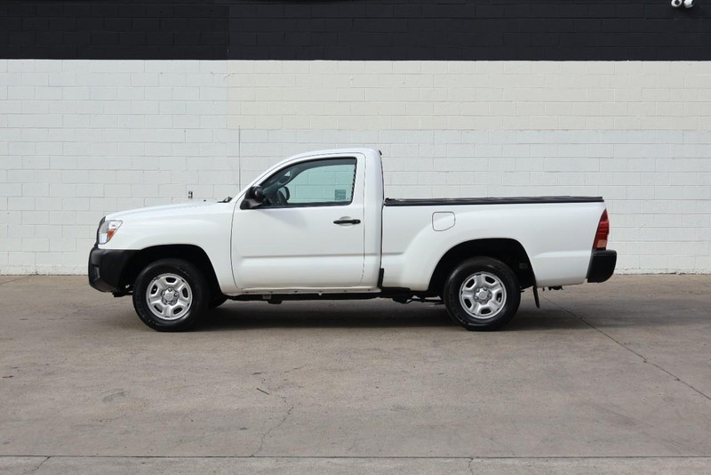 Toyota Tacoma Vehicle Full-screen Gallery Image 11