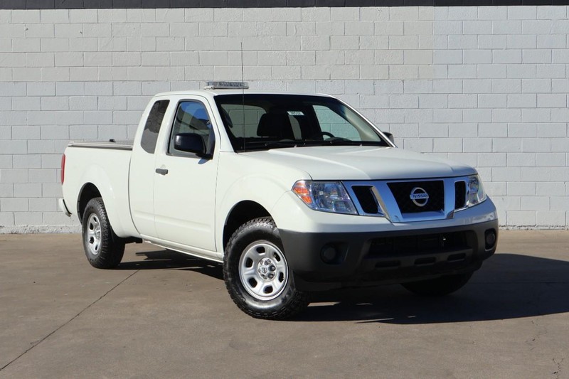 Nissan Frontier Vehicle Full-screen Gallery Image 02