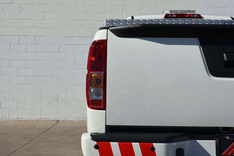 Nissan Frontier Vehicle Full-screen Gallery Image 07