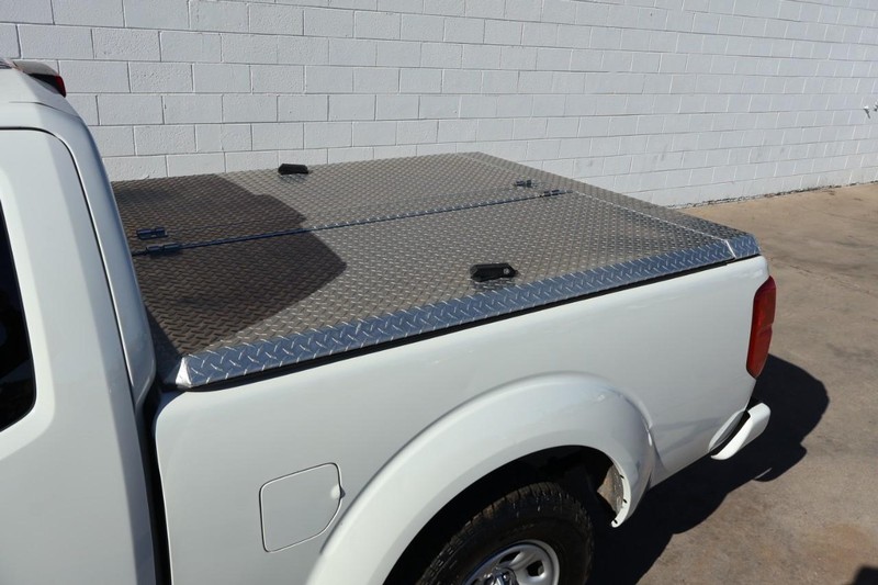 Nissan Frontier Vehicle Full-screen Gallery Image 10