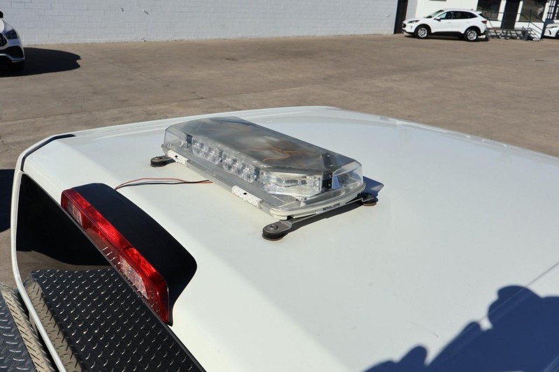 Nissan Frontier Vehicle Full-screen Gallery Image 16