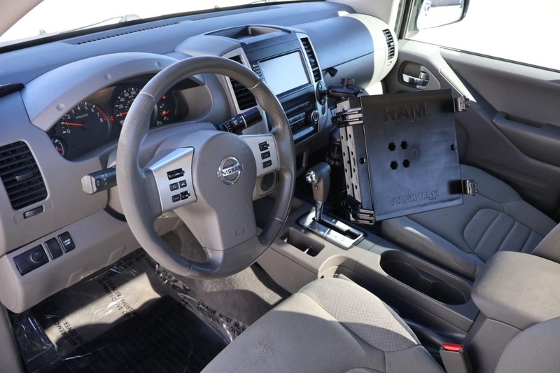 Nissan Frontier Vehicle Full-screen Gallery Image 22