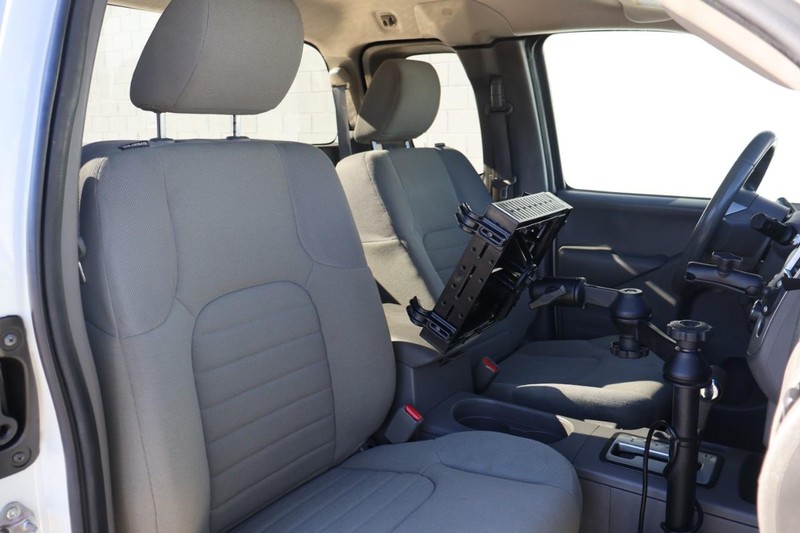 Nissan Frontier Vehicle Full-screen Gallery Image 26