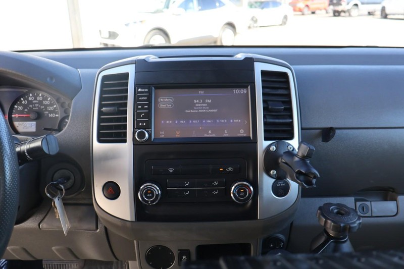 Nissan Frontier Vehicle Full-screen Gallery Image 33