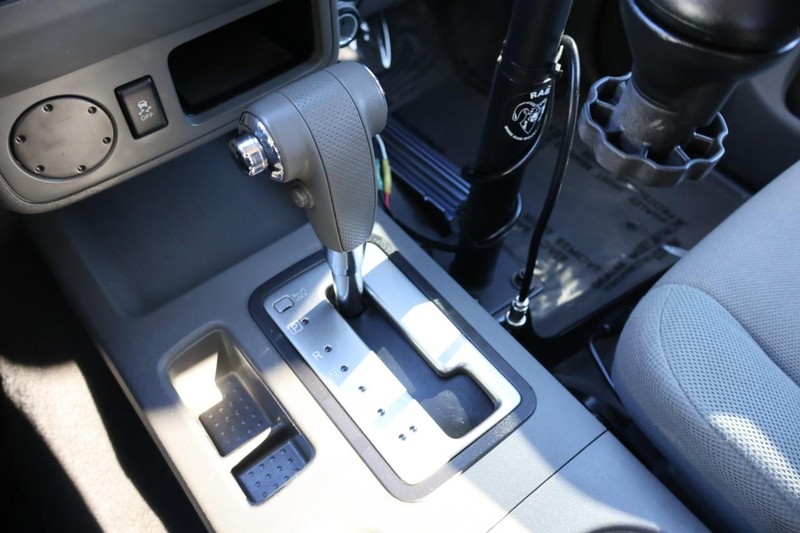 Nissan Frontier Vehicle Full-screen Gallery Image 38